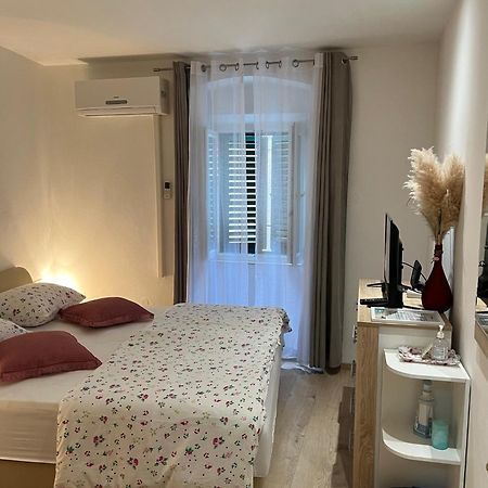 Charming Apartment In Old Town Spalato Esterno foto